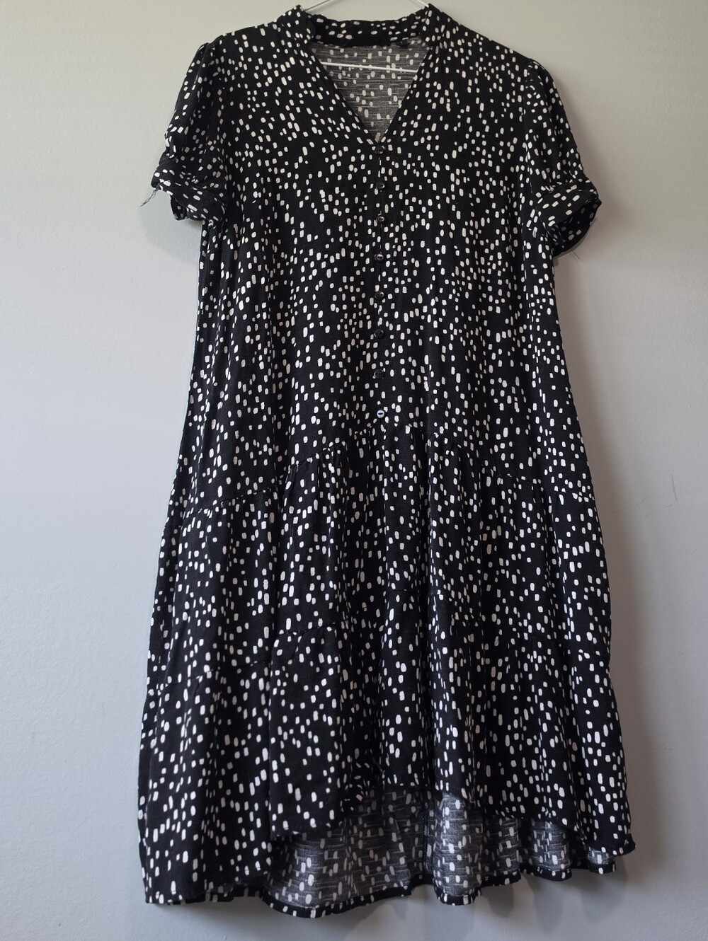 Black & White Dot V-Neck Casual Dress